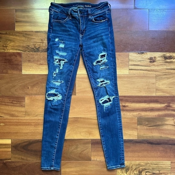 American Eagle Distressed Jegging - Picture 2 of 10